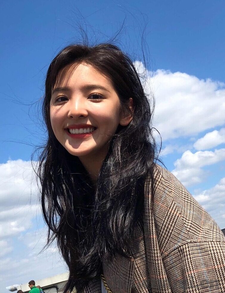 麻豆传媒女演员-网络的双刃剑，信息与误解的交织